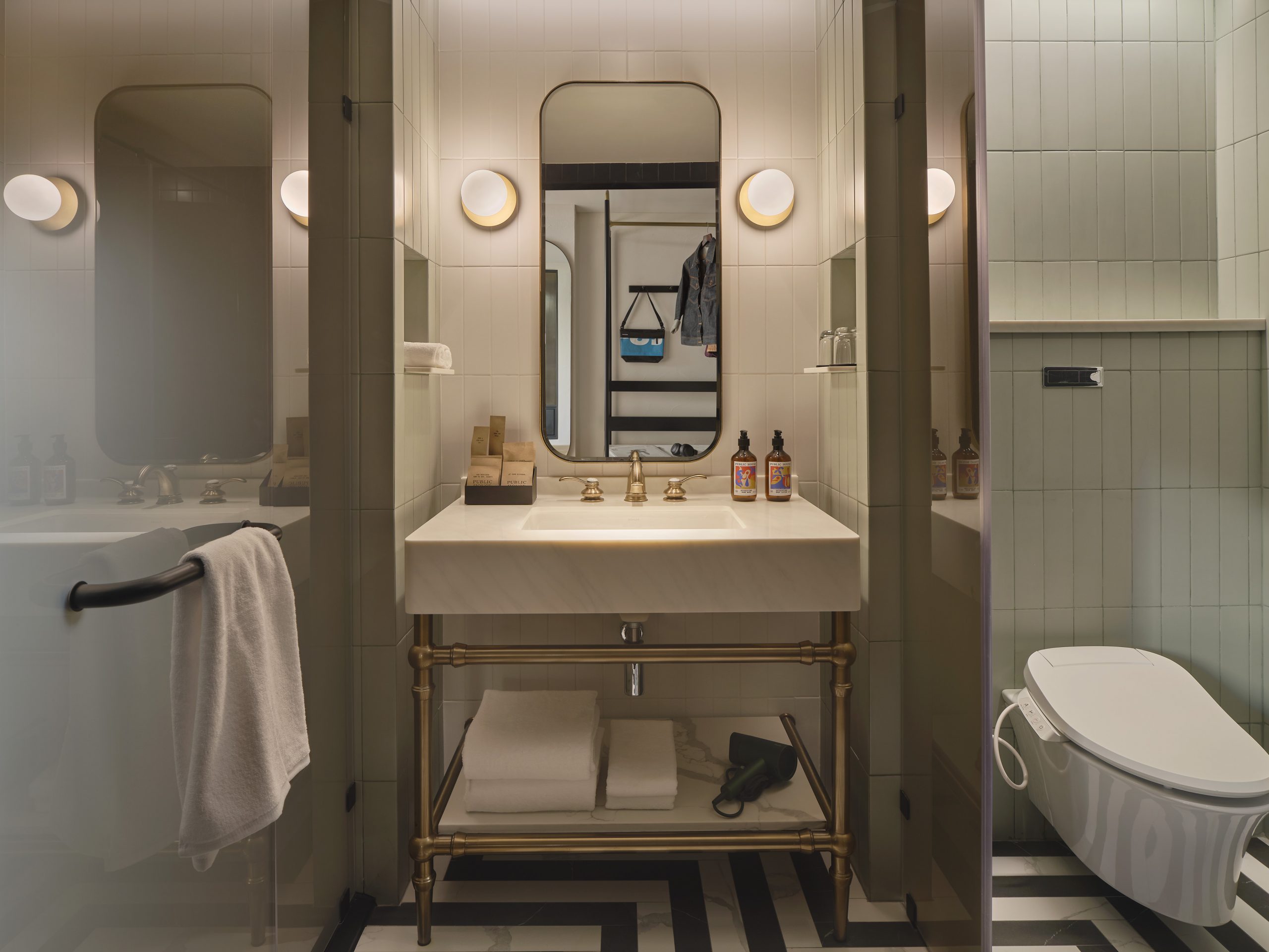 Copy-of-Public-House-Sukhumvit-31-Suite-Bathroom-1-scaled