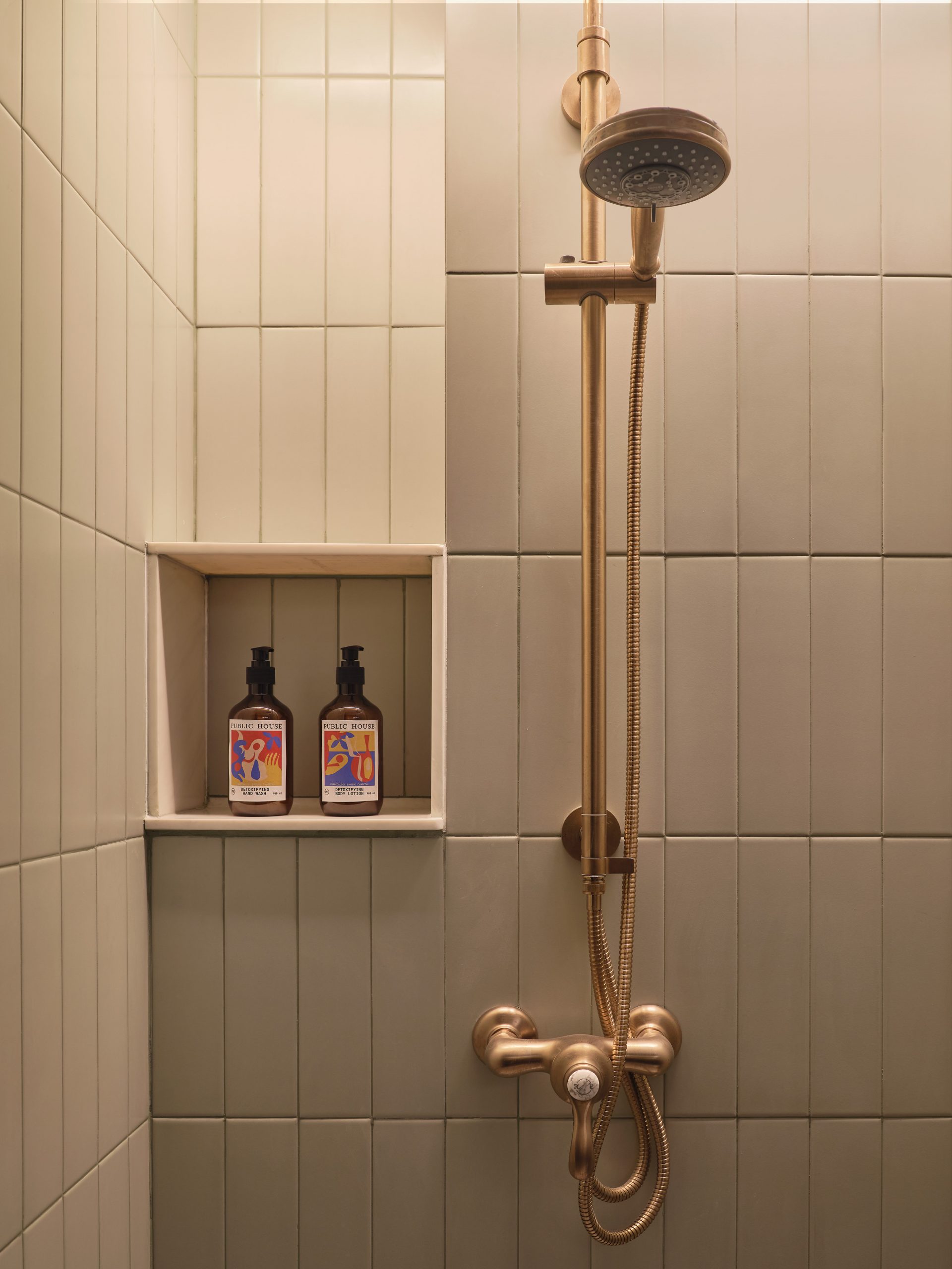 Copy-of-Public-House-Sukhumvit-31-Suite-Bathroom-2-1-scaled (1)