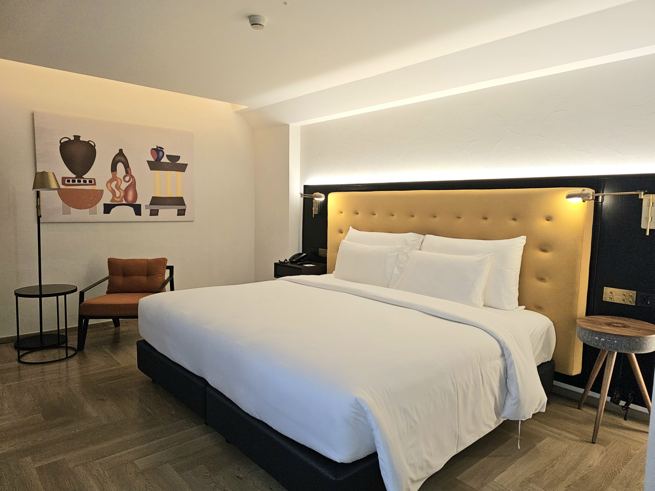 Deluxe-King-Room-1-scaled