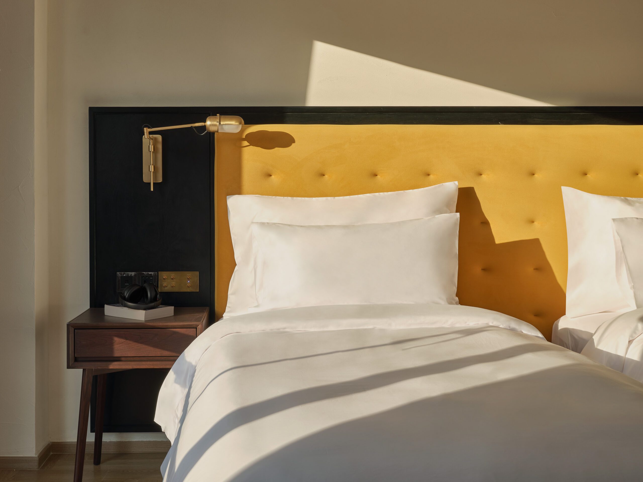 Deluxe-Twin-Room-1-scaled