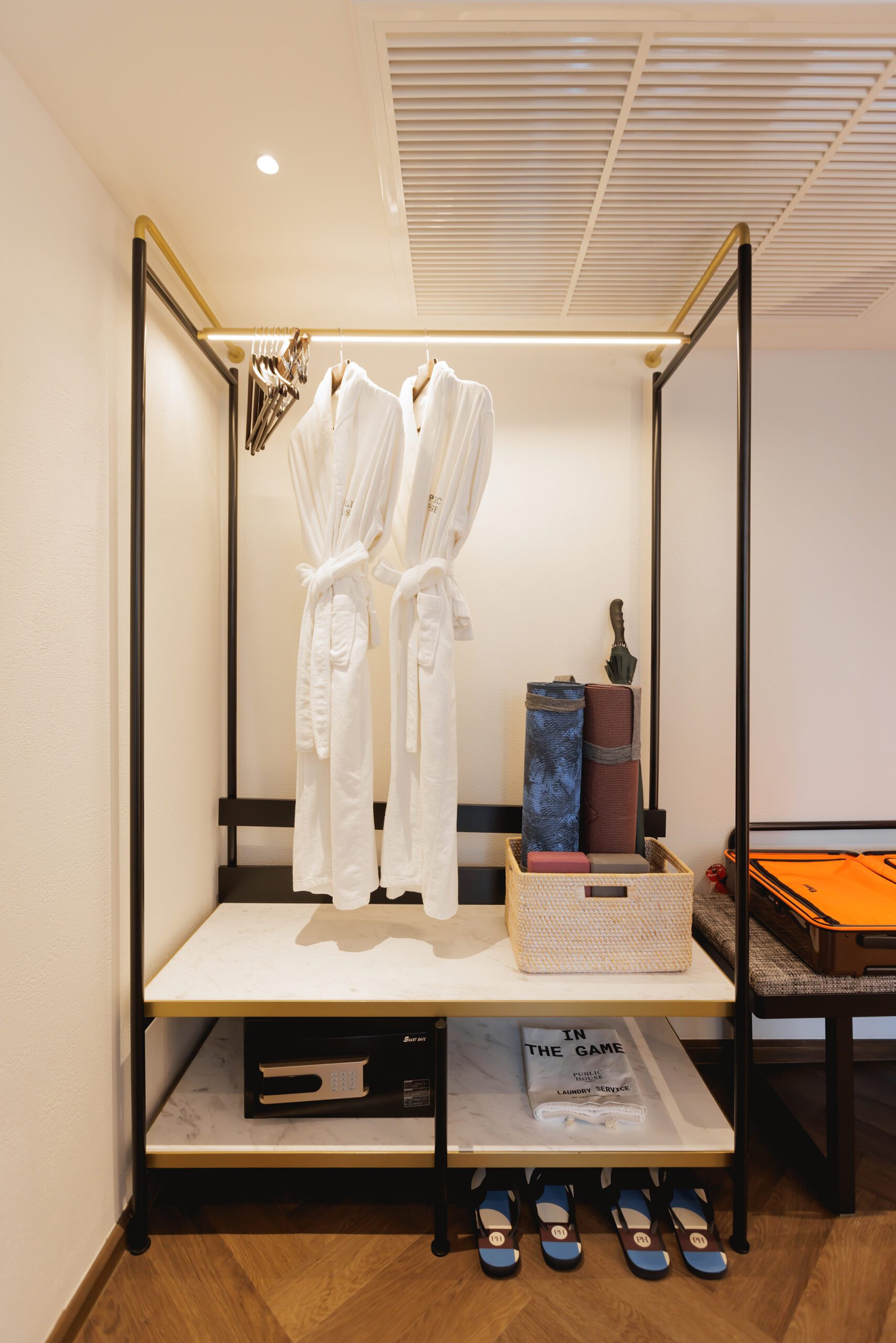 Public-House-Junior-Suite-1-scaled
