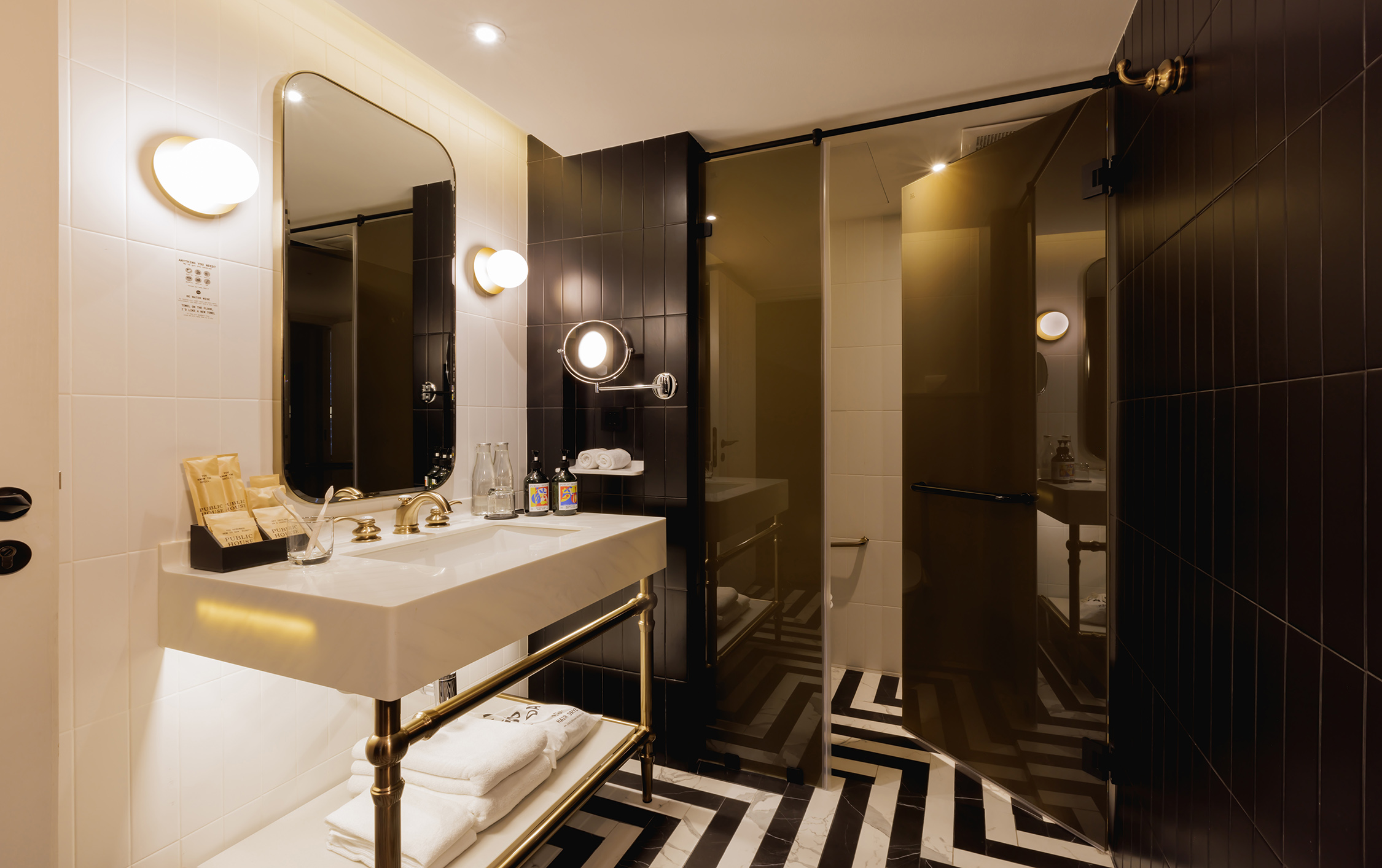Public-House-Junior-Suite-5